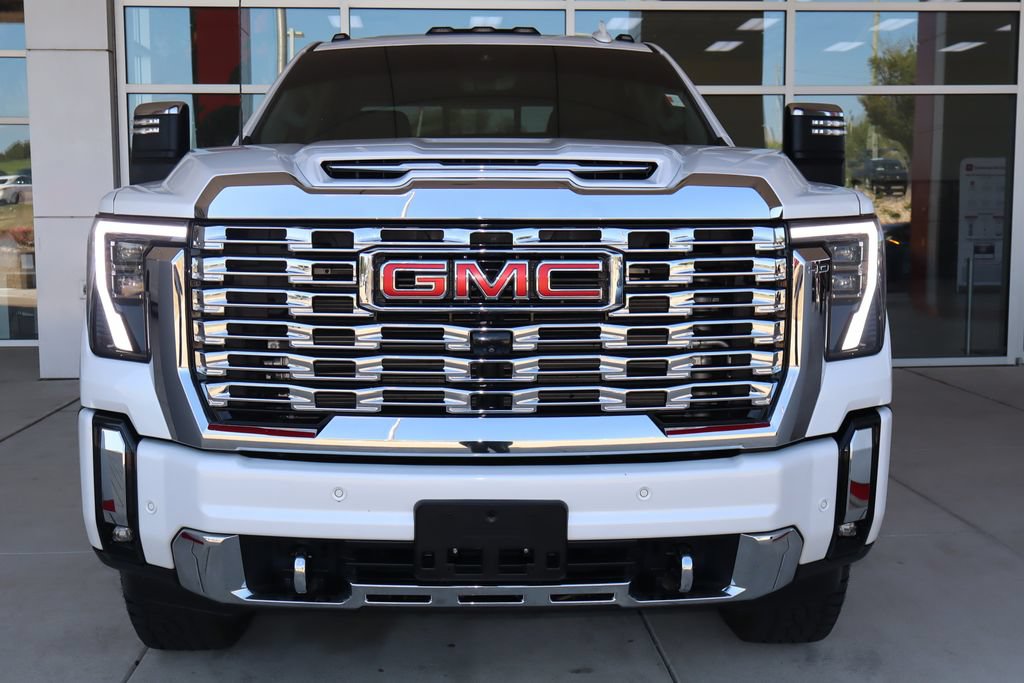 Used 2024 GMC Sierra 2500 Denali w/ Denali Reserve Package AWD/4WD image 2