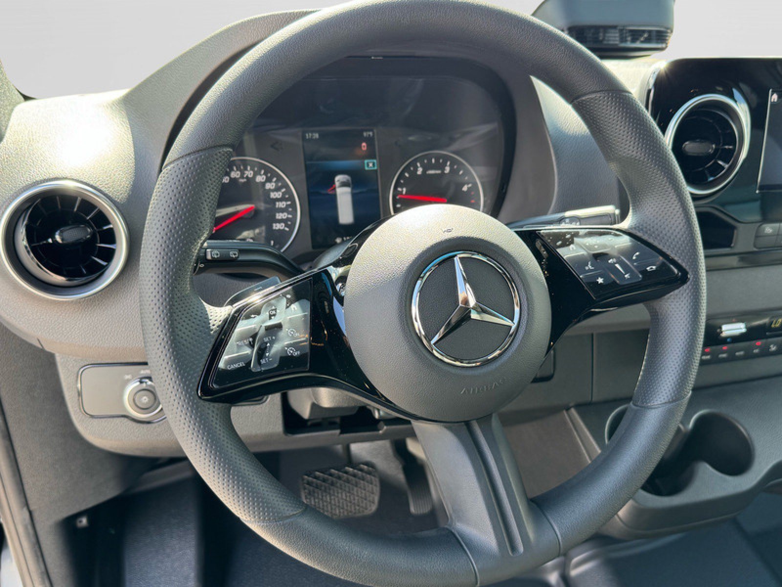 New 2025 Mercedes-Benz Sprinter 2500 image 10