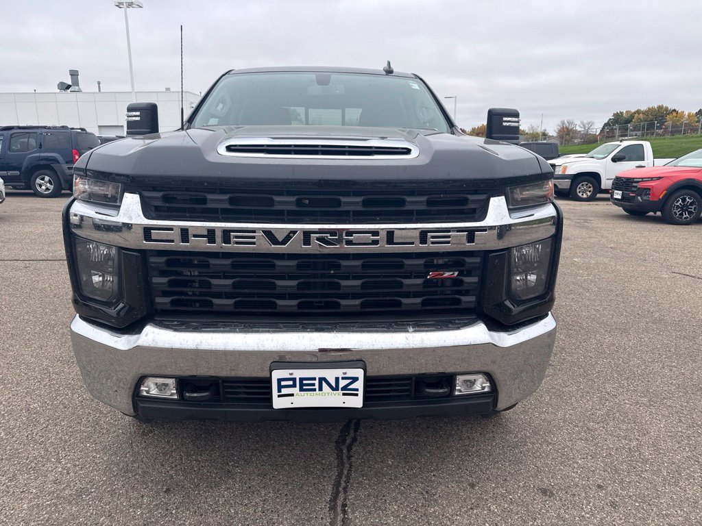 Used 2020 Chevrolet Silverado 2500 LT w/ Convenience Package AWD/4WD image 2