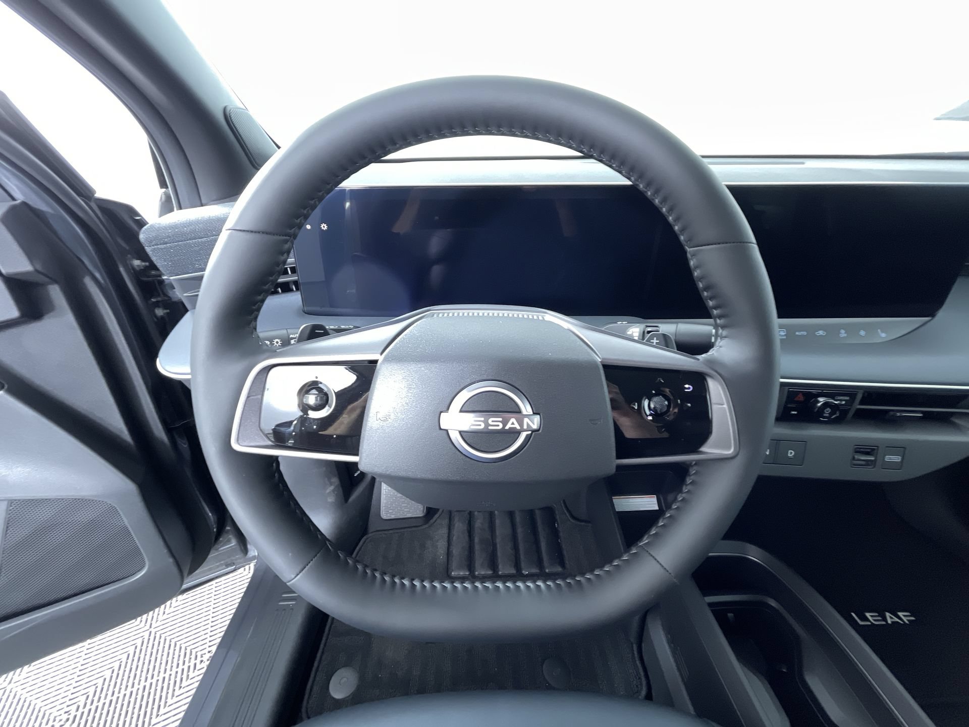 New 2026 Nissan Leaf SV+ w/ Floor Mat Package (SV+) FWD image 14