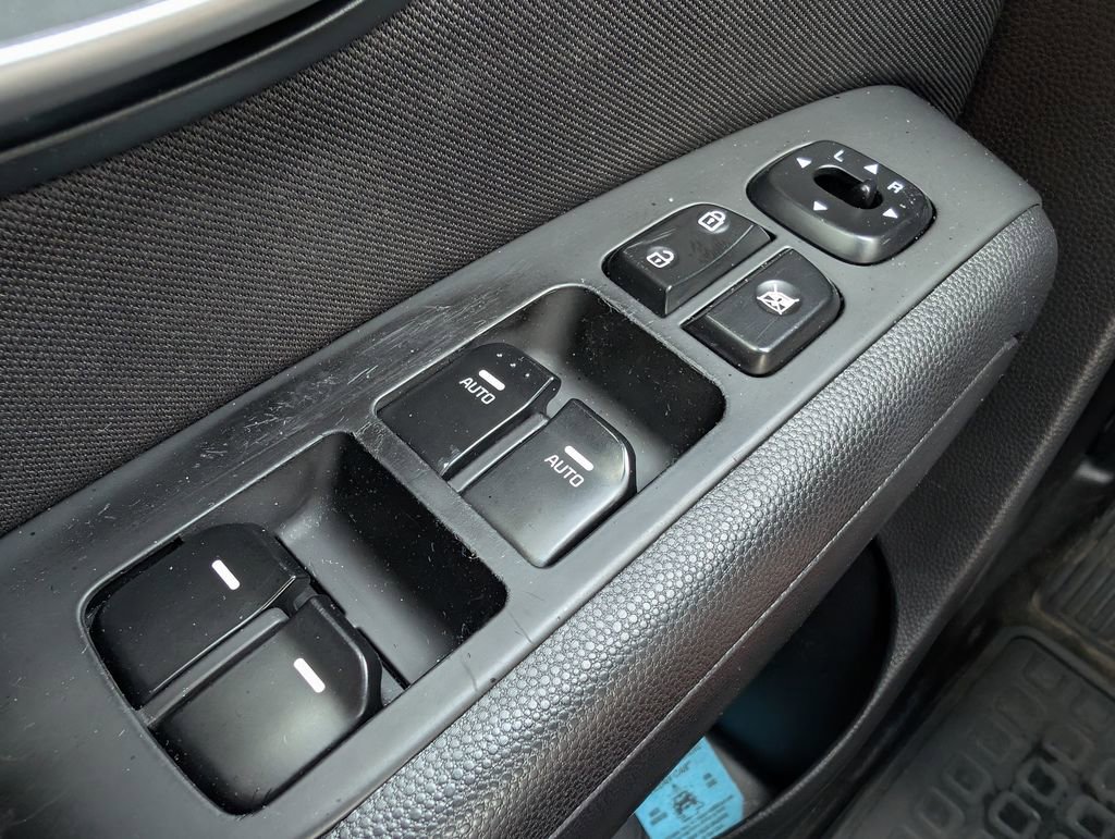 Used 2016 Kia Soul + w/ Designer's Package image 31