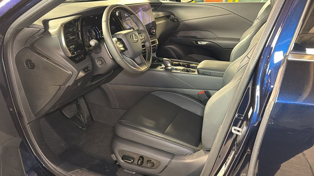 Used 2024 Lexus RX 350 Premium w/ Accessory Package (Z1) image 21