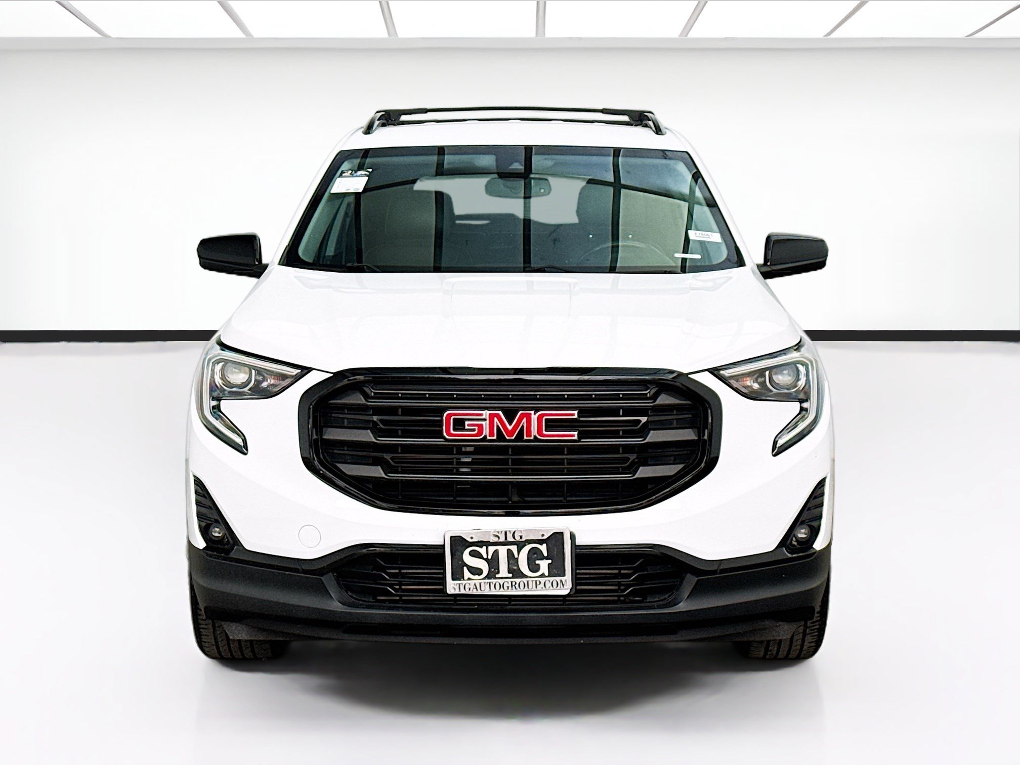 Used 2020 GMC Terrain SLT w/ Preferred Package FWD image 2