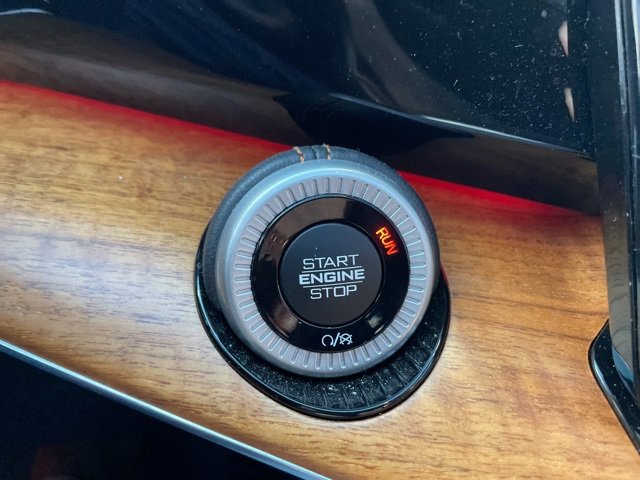 Used 2023 Jeep Grand Wagoneer Series III image 10