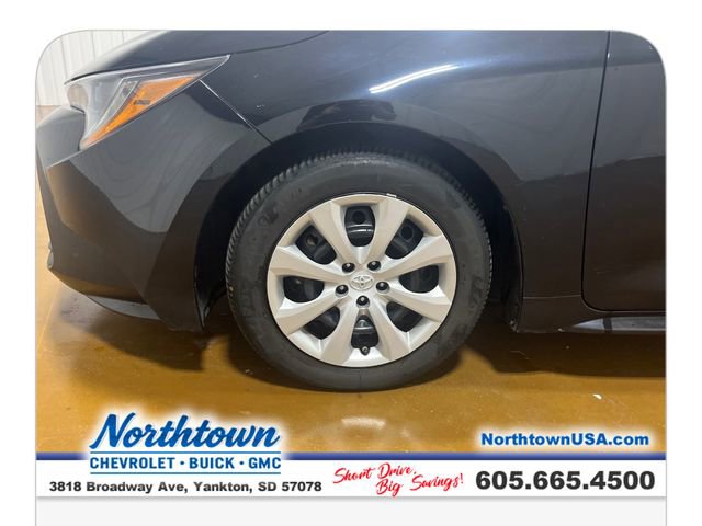 Used 2023 Toyota Corolla LE FWD image 17