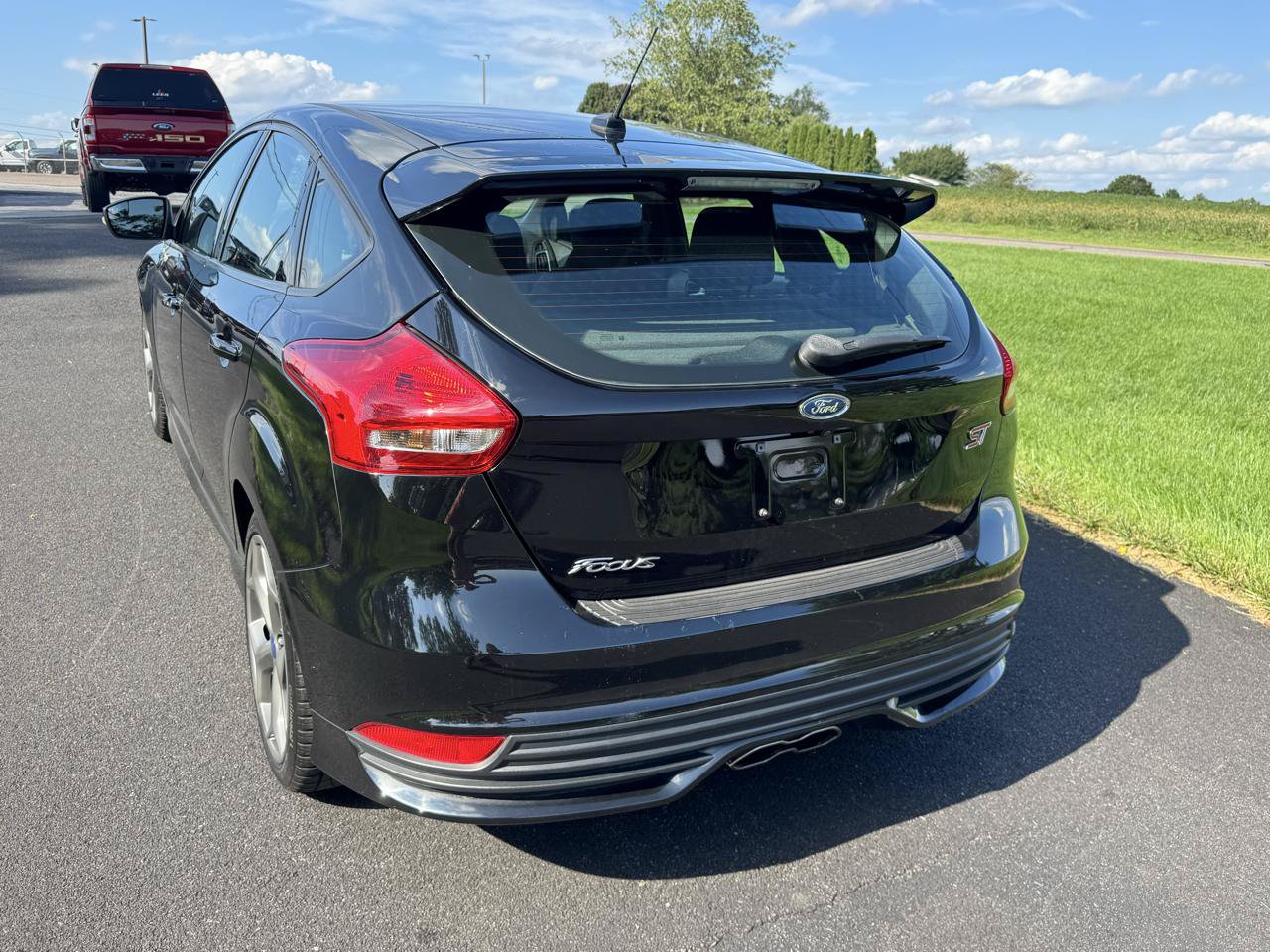 Used 2018 Ford Focus ST FWD image 5