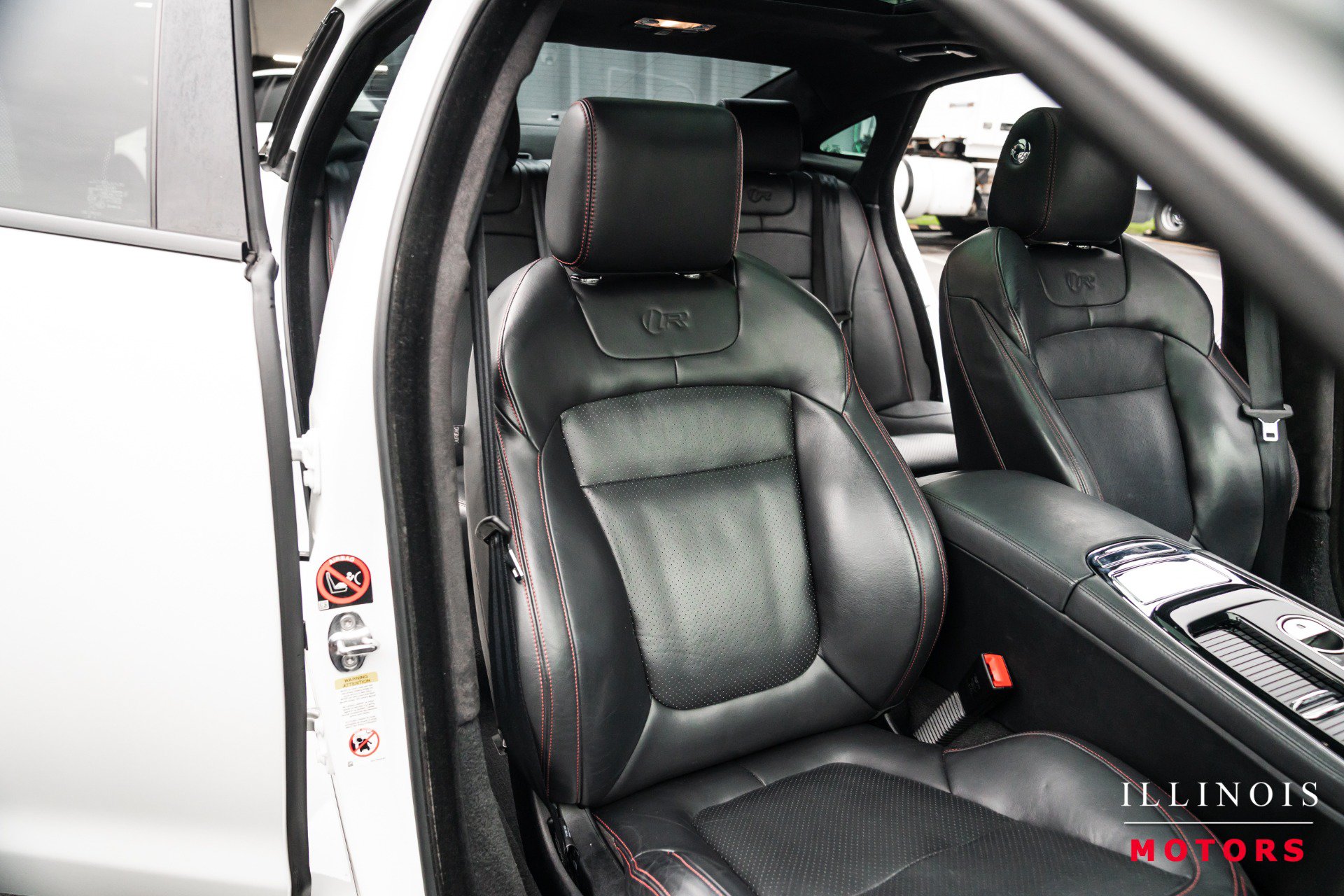Used 2017 Jaguar XJ R RWD image 29