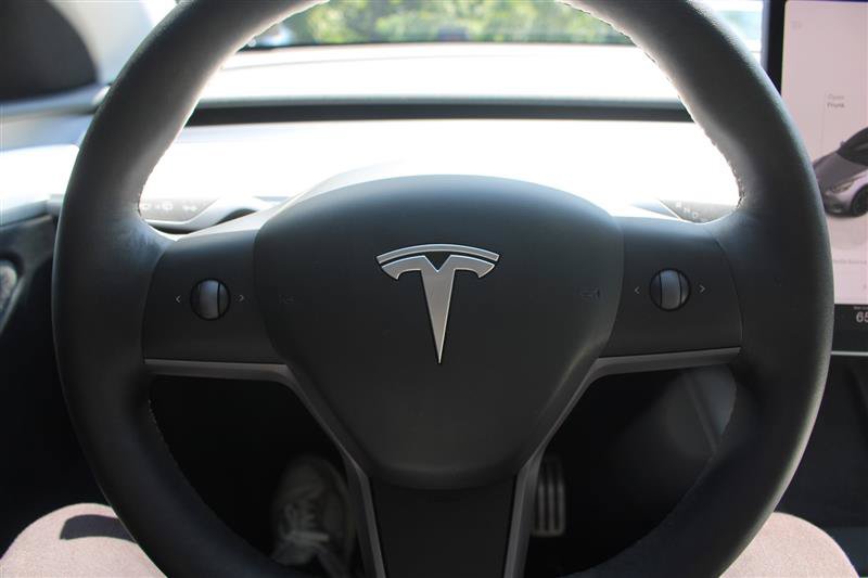 Used 2025 Tesla Model Y Performance AWD/4WD image 12