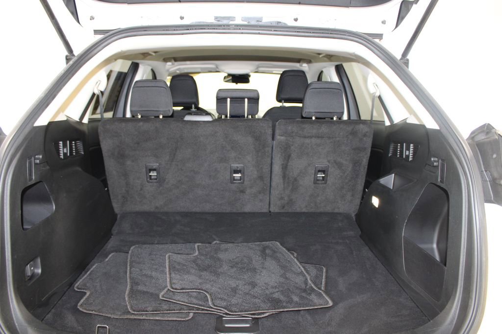 Used 2022 Ford Edge SE w/ Black Appearance Package image 16