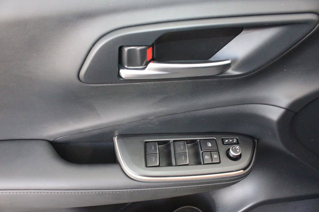 Certified 2023 Toyota Crown XLE image 21