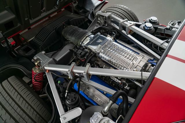 Used 2005 Ford GT image 28