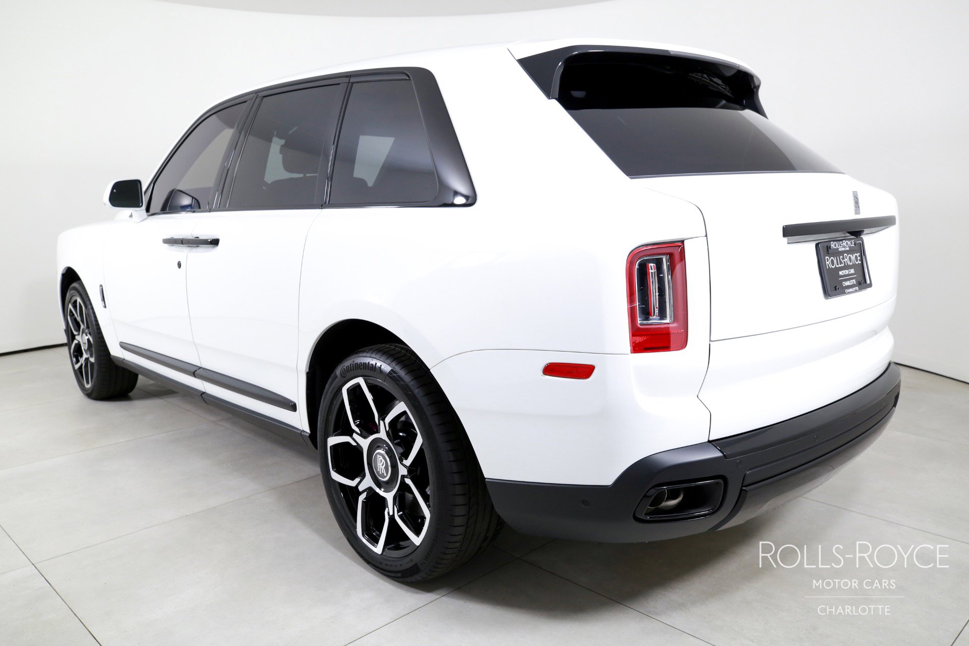 Used 2024 Rolls-Royce Cullinan image 8