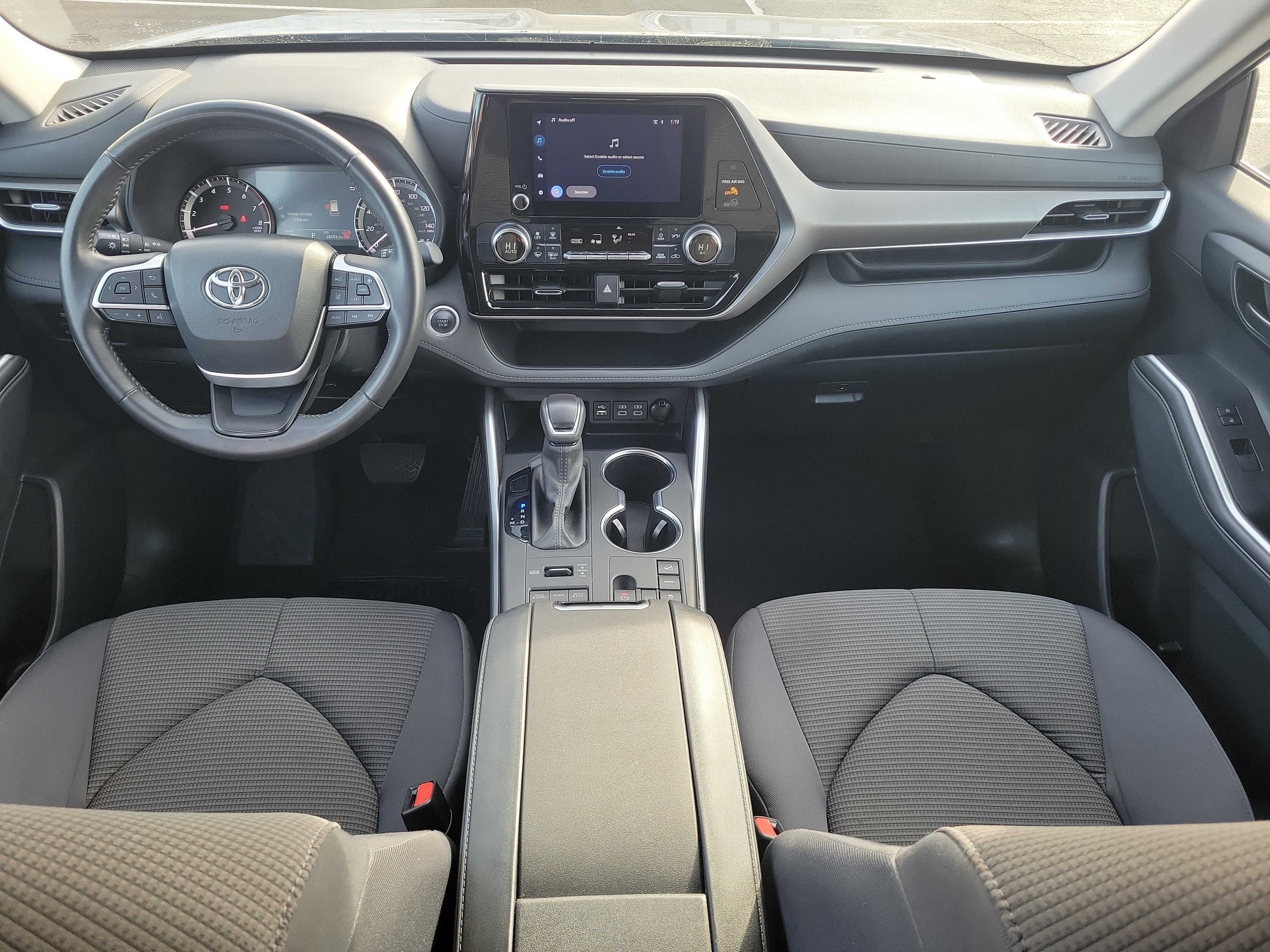 Used 2024 Toyota Highlander LE image 16