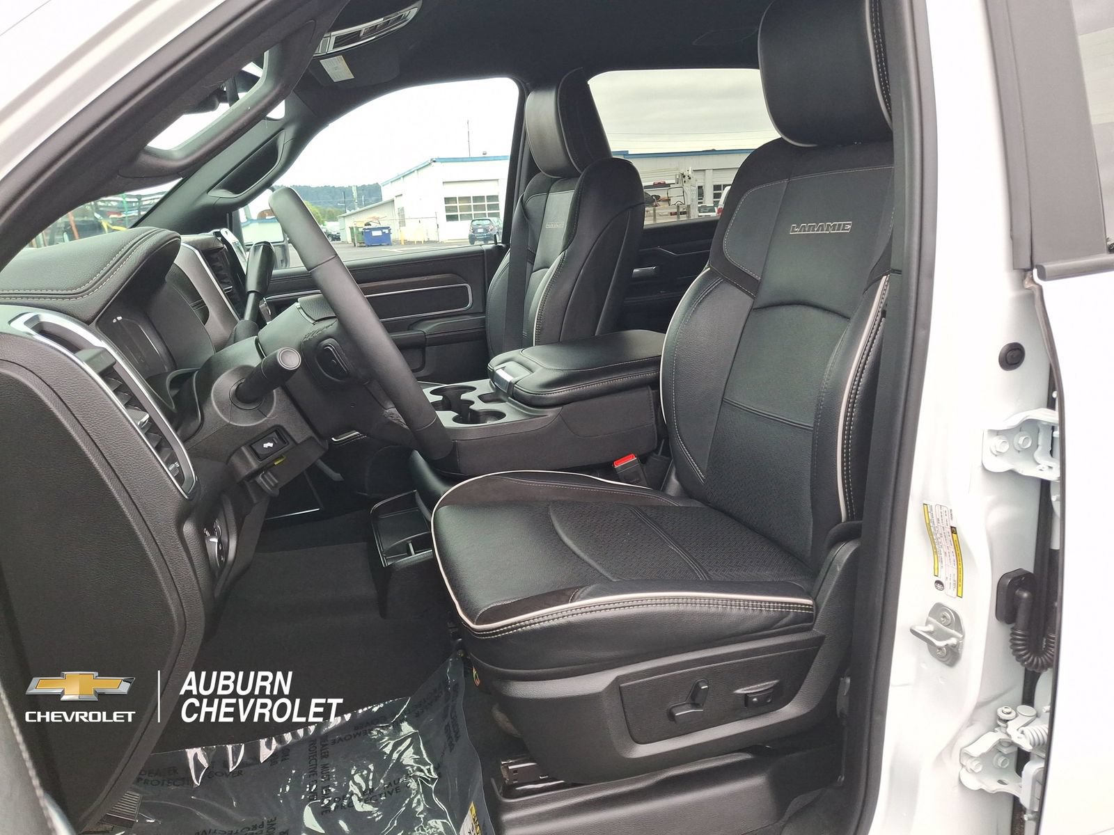 Used 2026 RAM 2500 Laramie AWD/4WD image 16