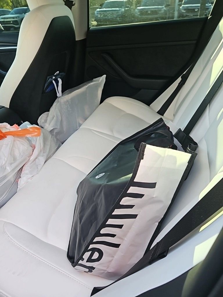 Used 2023 Tesla Model 3 Standard Range image 11