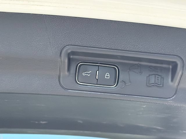 Used 2025 Ford Explorer ST-Line AWD/4WD image 21