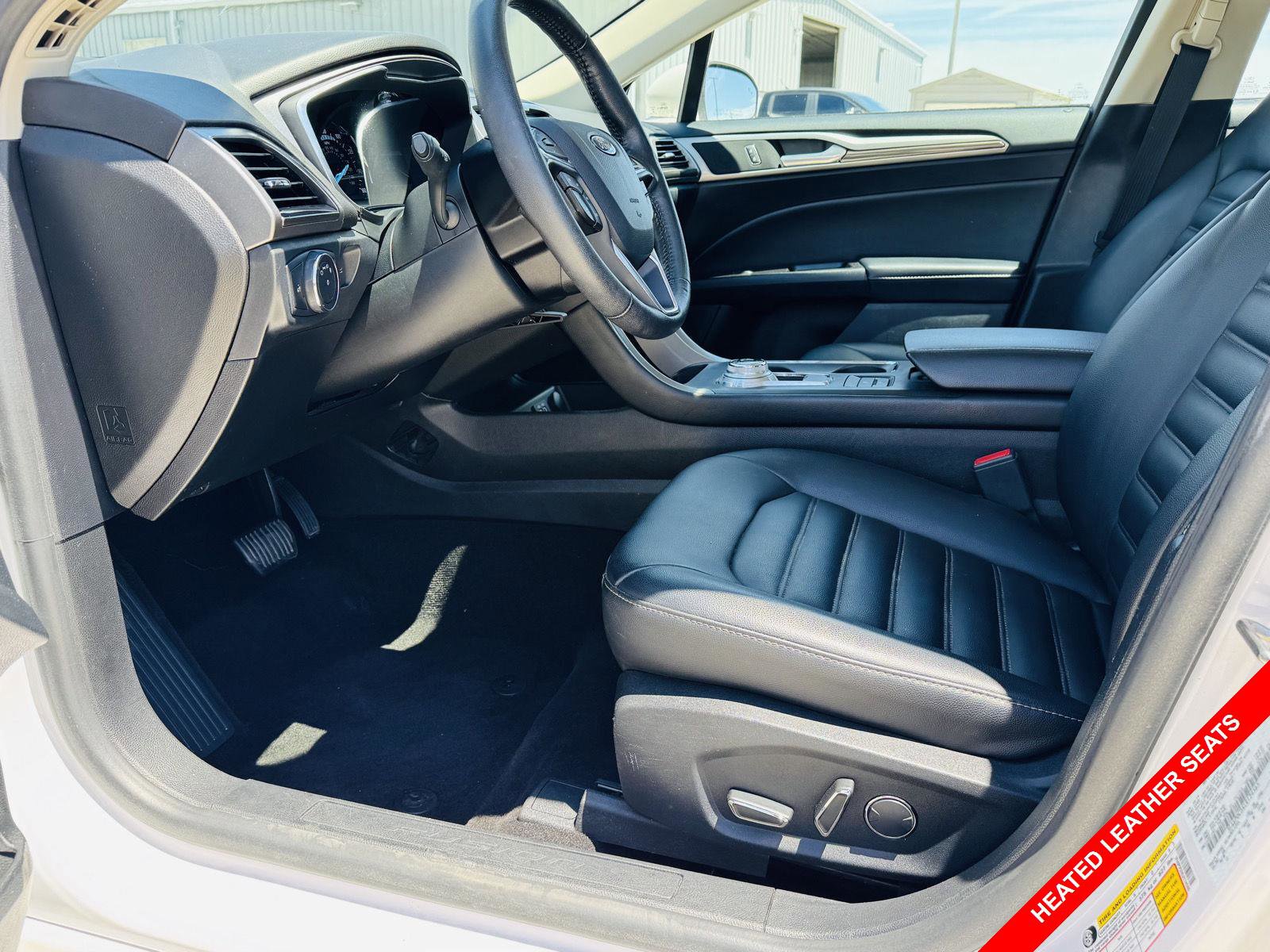 Used 2020 Ford Fusion SEL FWD image 3