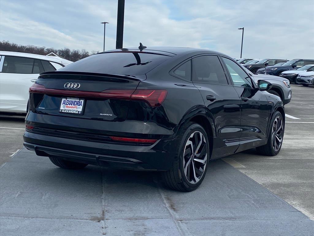 Used 2023 Audi e-tron Premium Plus w/ Premium Plus Package image 3