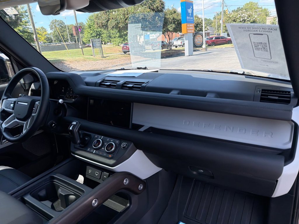 Used 2024 Land Rover Defender 110 S AWD/4WD image 31