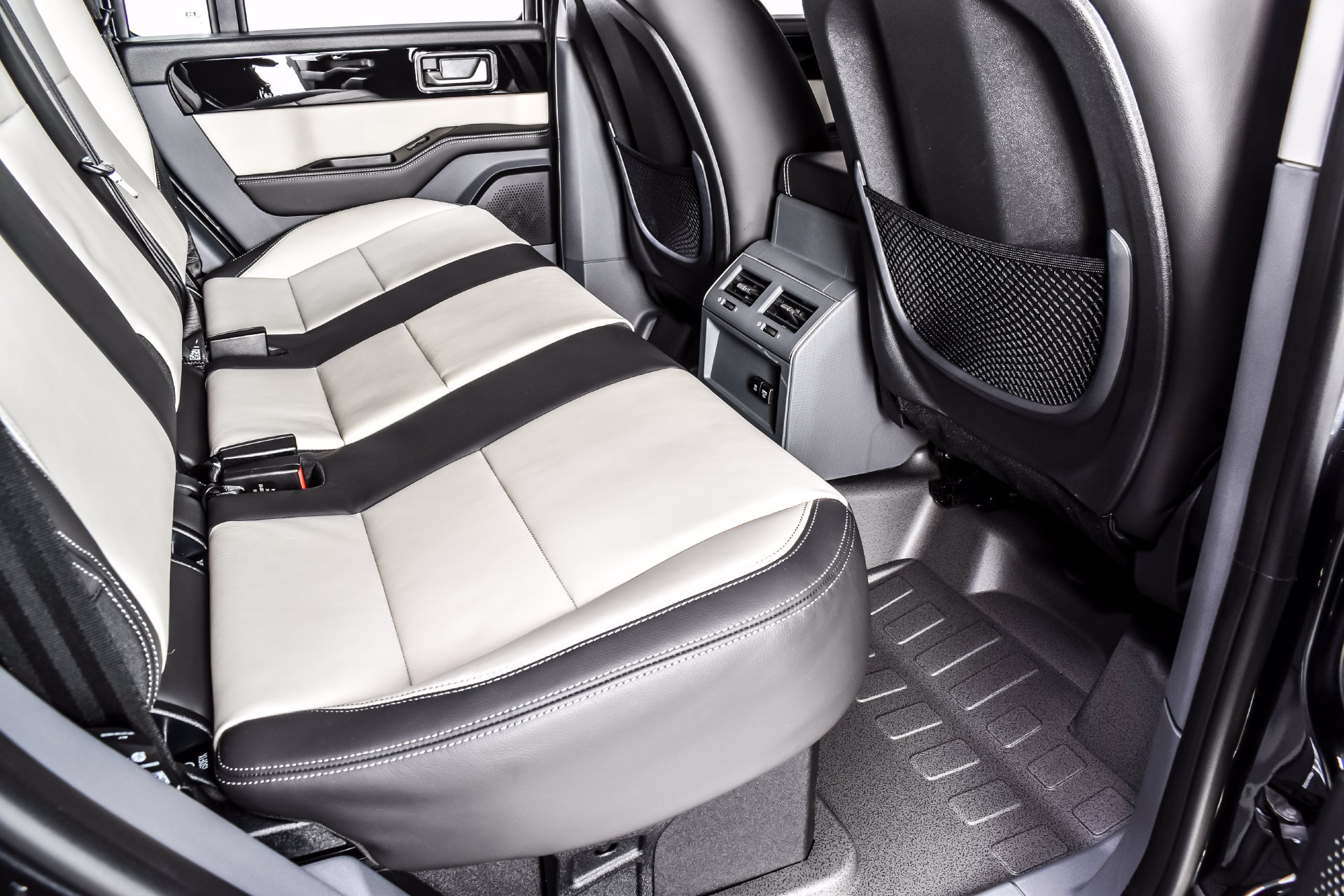 New 2026 INEOS Grenadier Station Wagon AWD/4WD image 19