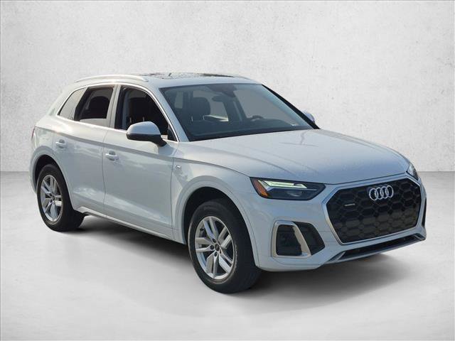 Certified 2023 Audi Q5 2.0T Premium w/ Convenience Package AWD/4WD image 3