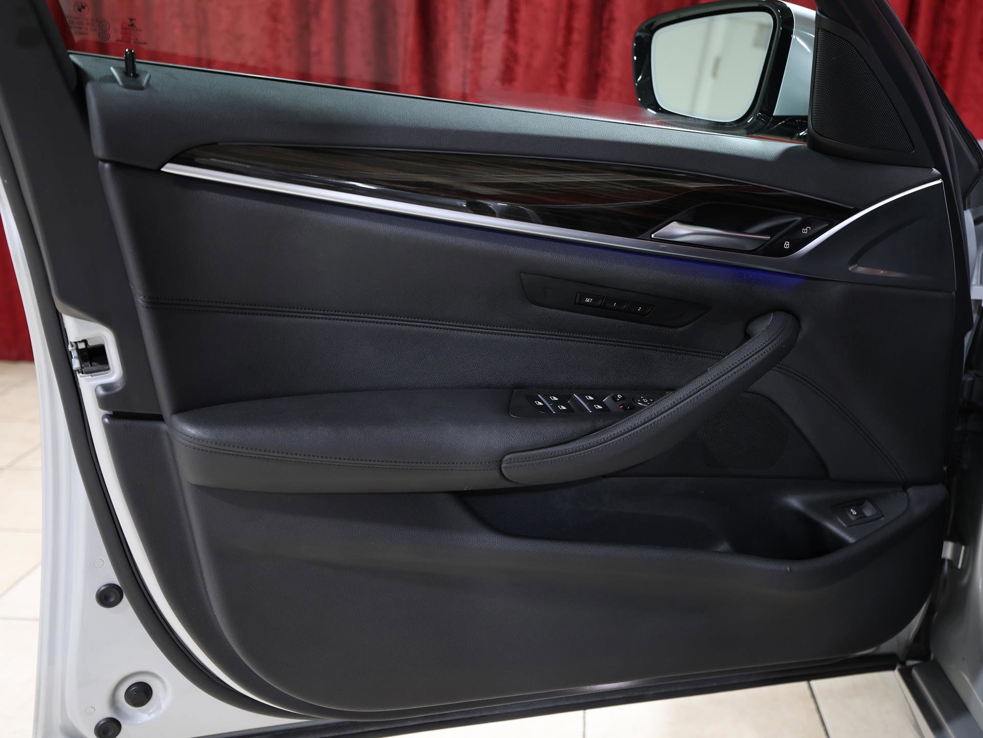 Used 2018 BMW 530i xDrive image 11