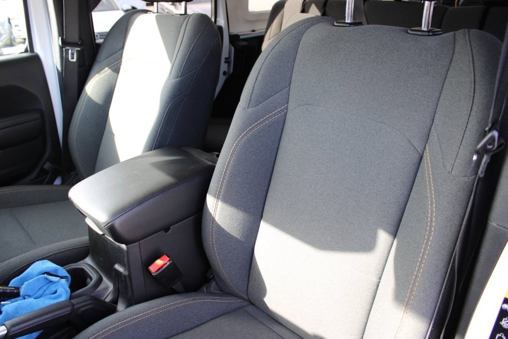 Used 2024 Jeep Wrangler Unlimited image 21