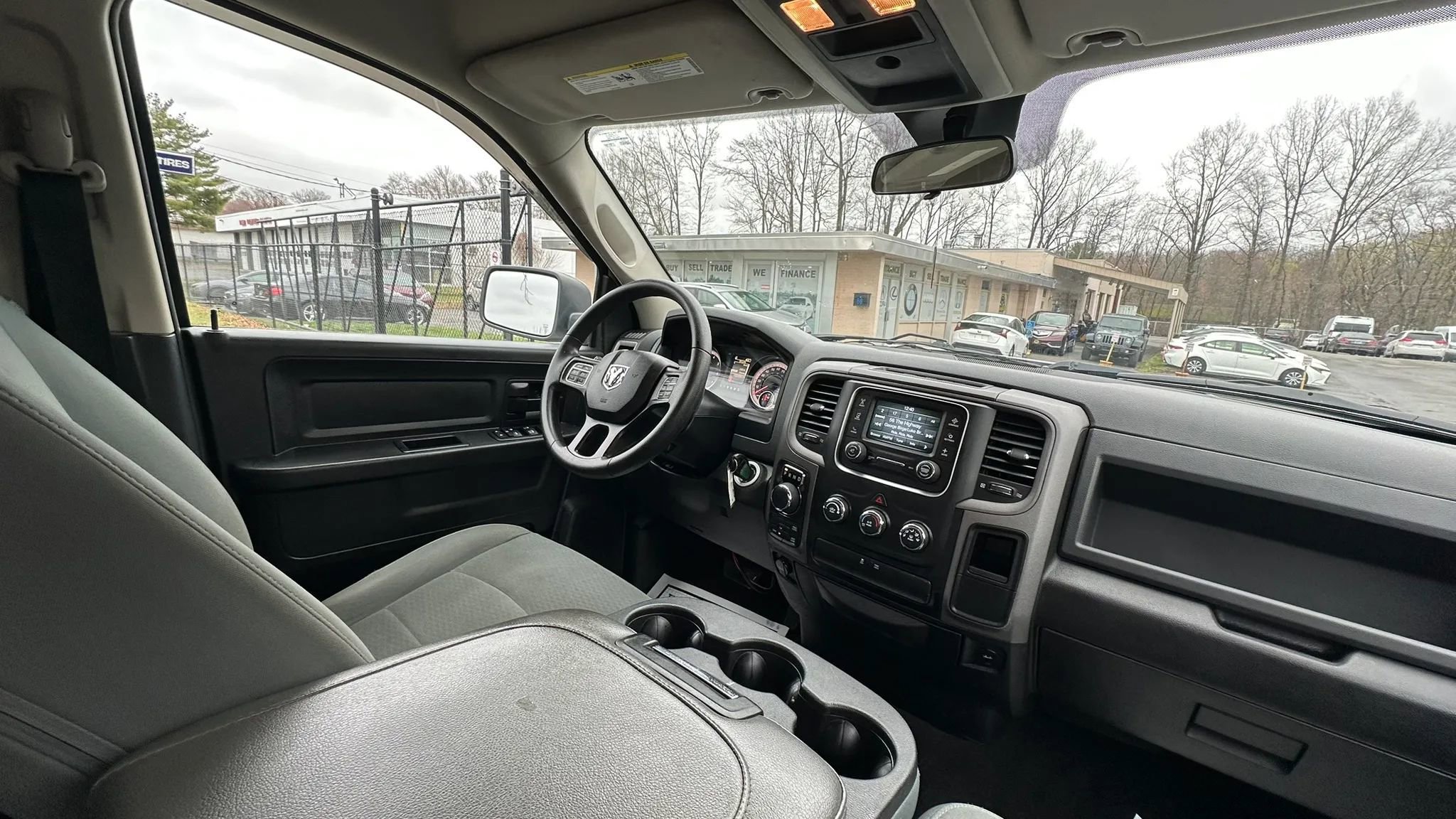 Used 2017 RAM 1500 Express image 29