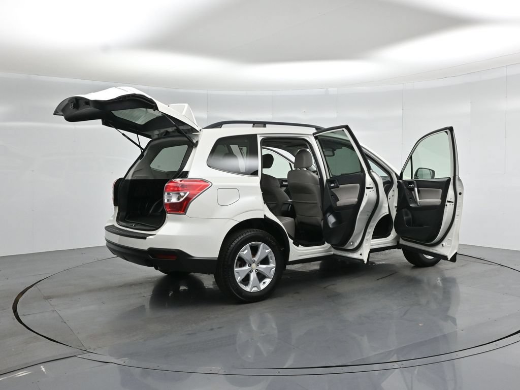 Used 2016 Subaru Forester 2.5i Limited AWD/4WD image 5