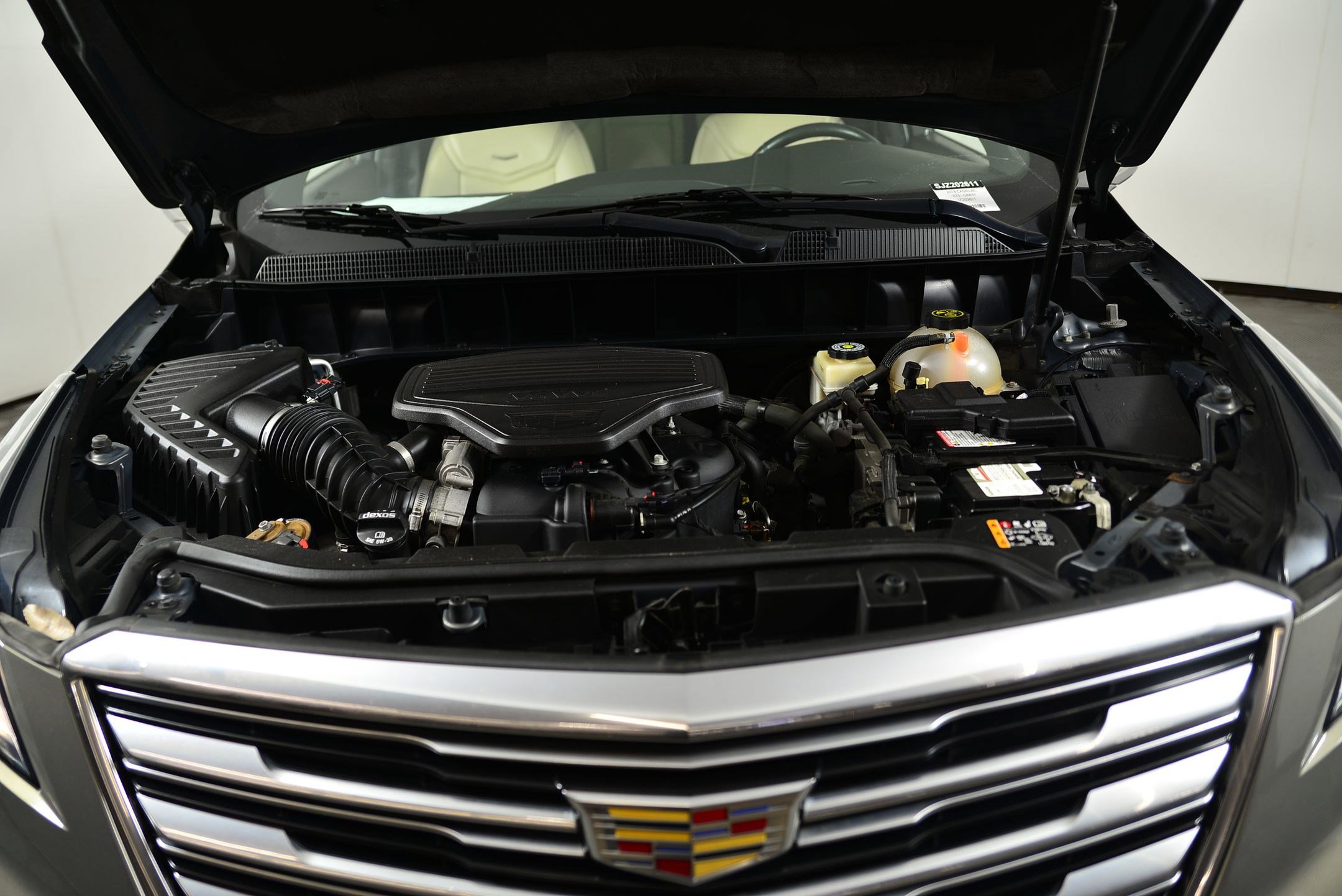 Used 2018 Cadillac XT5 Luxury w/ Driver Awareness Package image 17