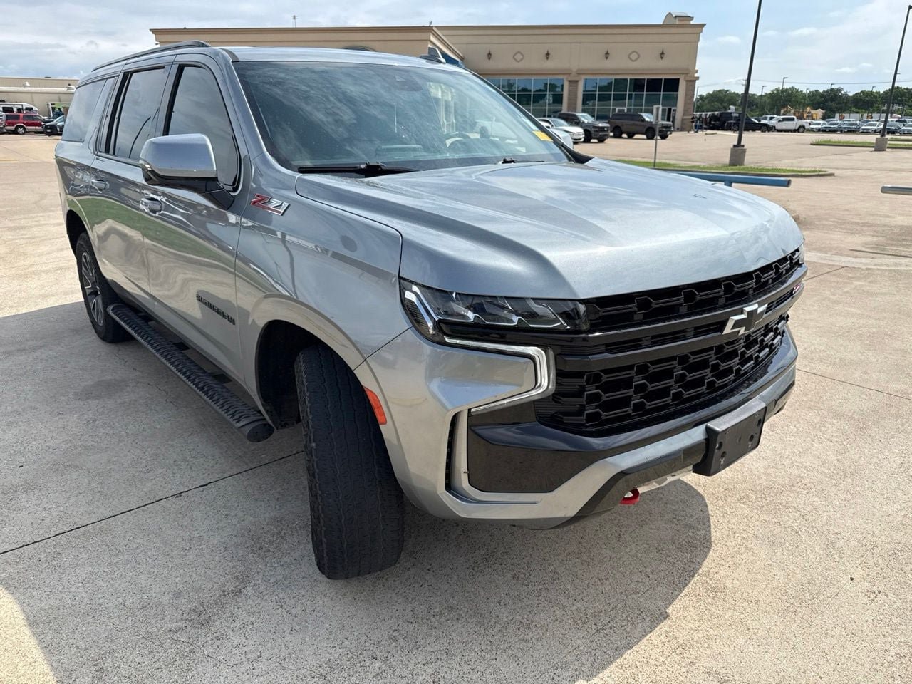 Used 2023 Chevrolet Suburban Z71 w/ Luxury Package AWD/4WD image 18