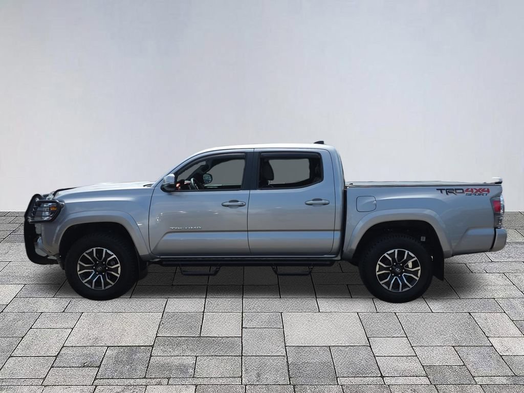 Used 2020 Toyota Tacoma TRD Sport w/ TRD Premium Sport Package AWD/4WD image 4