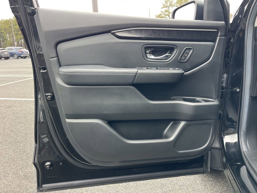 Used 2025 Honda Pilot Elite image 20
