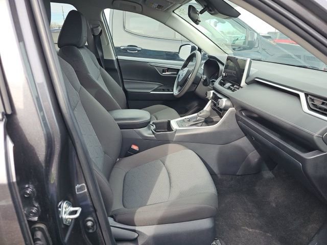Used 2025 Toyota RAV4 XLE image 9