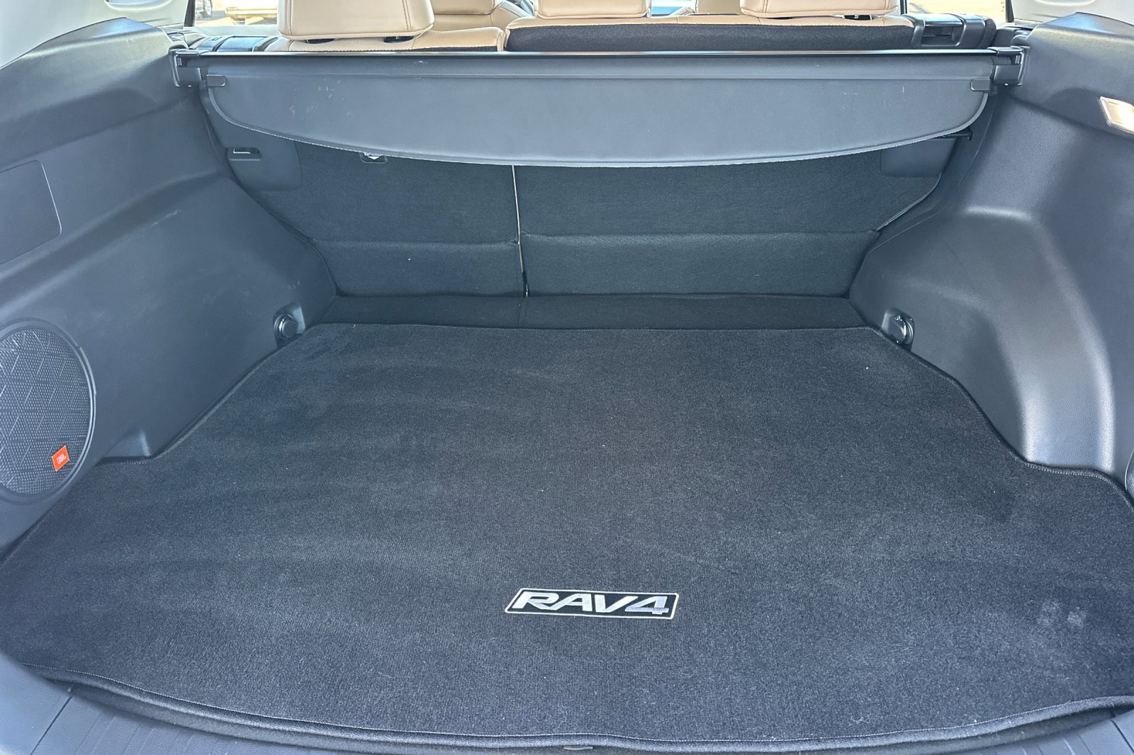 Used 2023 Toyota RAV4 Limited image 15