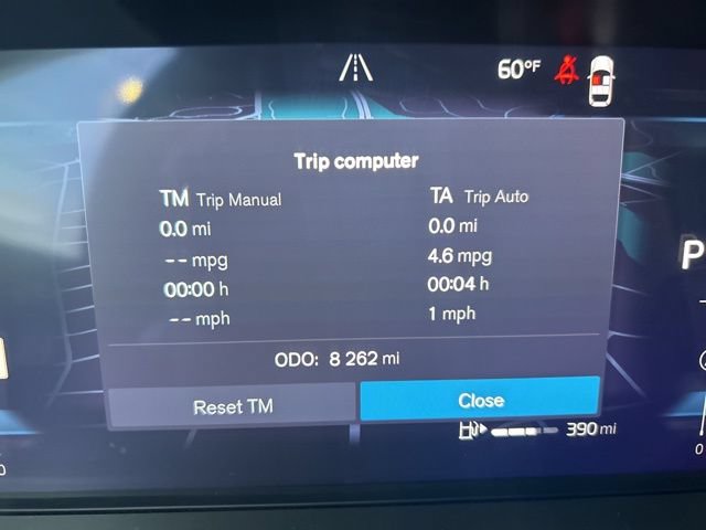 Certified 2025 Volvo XC60 B5 Plus AWD/4WD image 21
