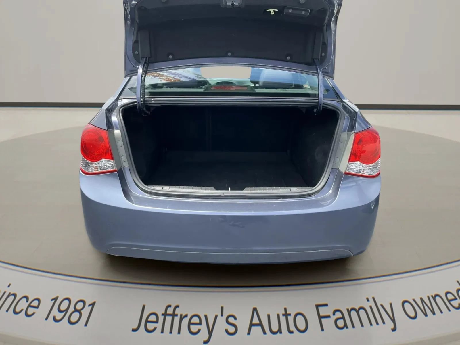 Used 2013 Chevrolet Cruze LS FWD image 7