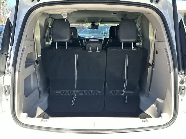 Used 2024 Chrysler Pacifica Touring-L FWD image 29
