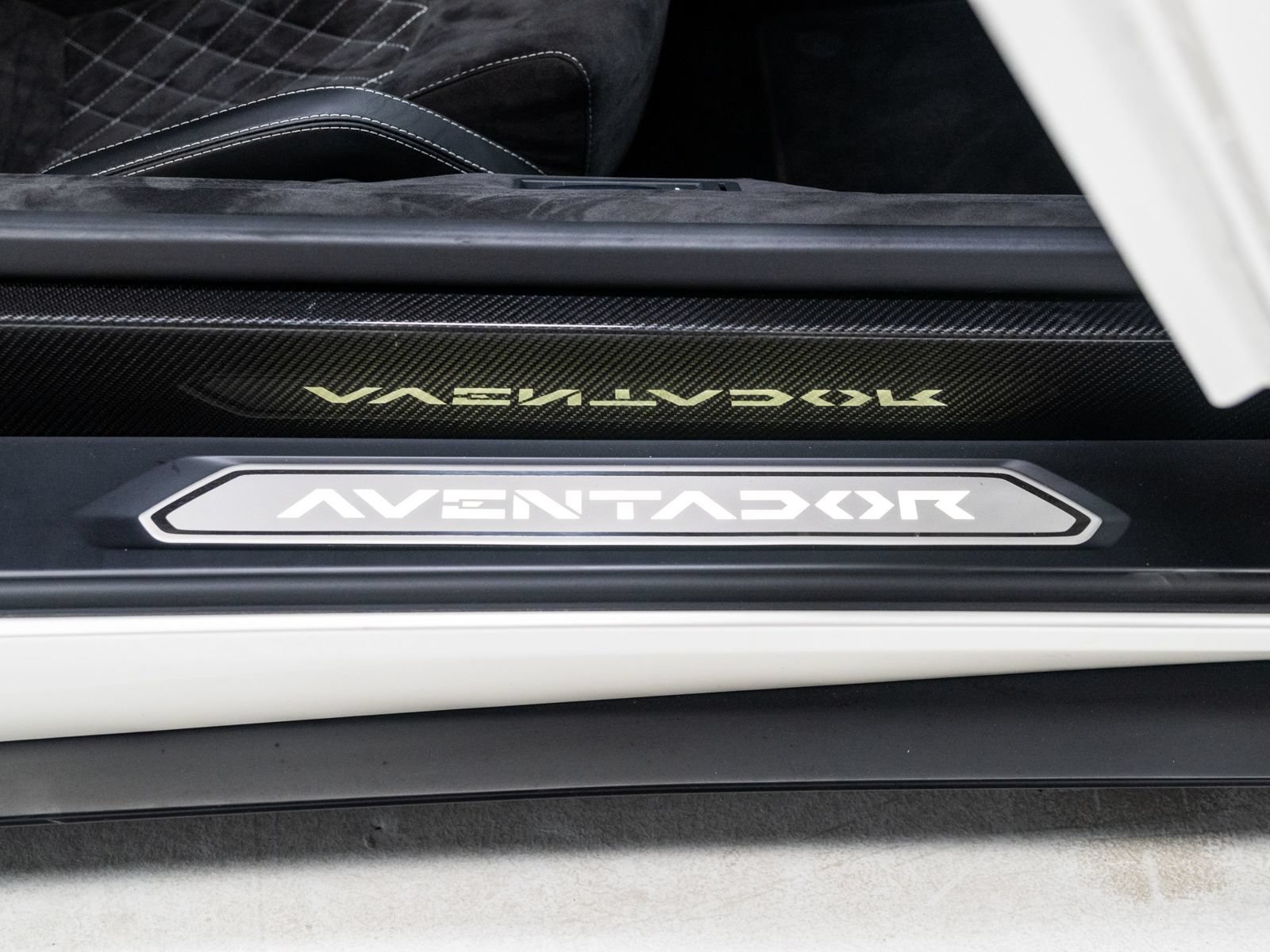 Used 2018 Lamborghini Aventador S AWD/4WD image 57