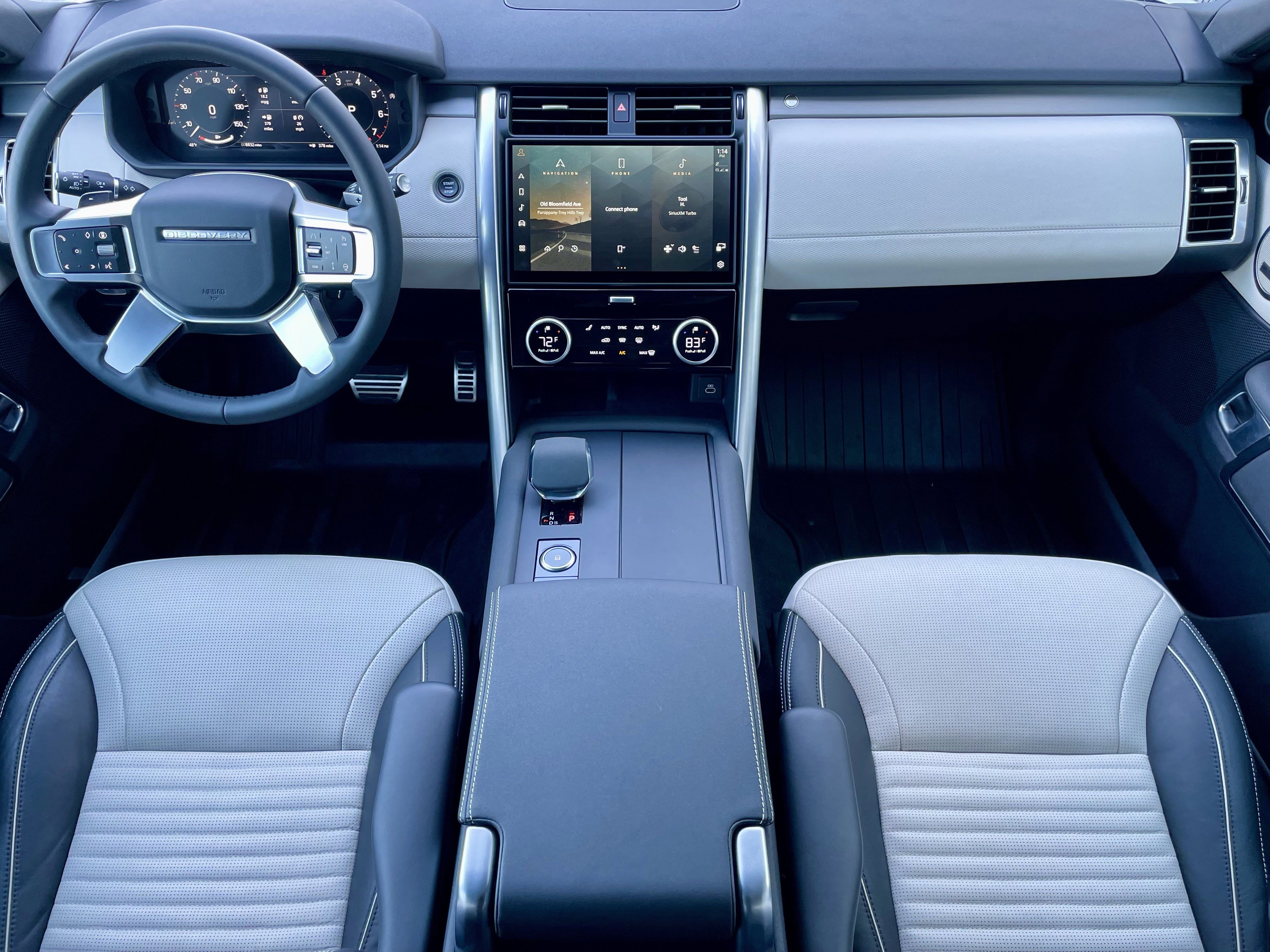 Certified 2024 Land Rover Discovery Dynamic SE image 16