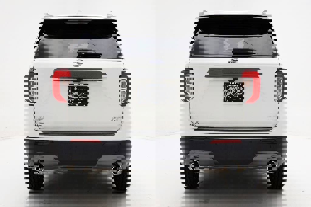 Used 2023 Ford Explorer XLT w/ Equipment Group 202A image 8