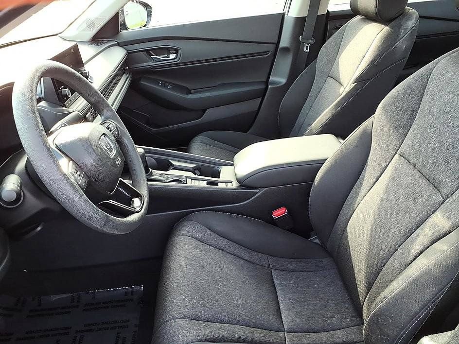 Used 2025 Honda Accord SE image 13