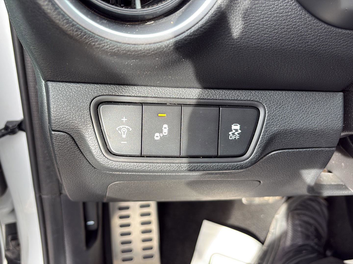 Used 2023 Kia Forte GT w/ GT2 Package image 18