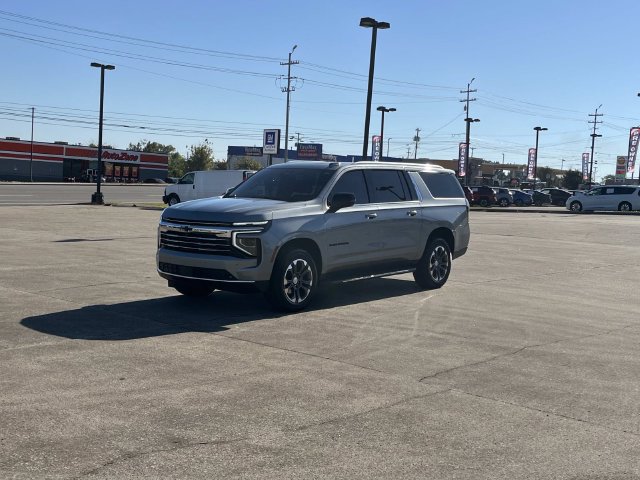 Certified 2025 Chevrolet Suburban LT w/ Comfort Package AWD/4WD image 8