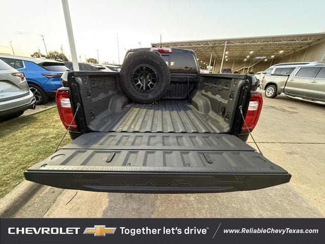 Used 2026 GMC Canyon AT4X w/ AT4X AEV Edition AWD/4WD image 30