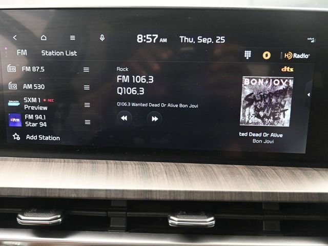 Used 2023 Kia Telluride EX image 11