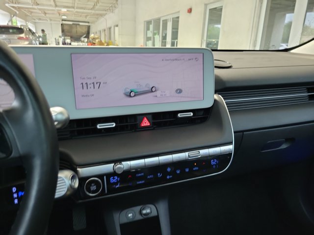 Certified 2024 Hyundai Ioniq 5 Limited RWD image 24