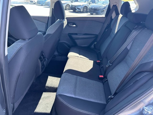 Used 2023 Nissan Rogue SV FWD image 19