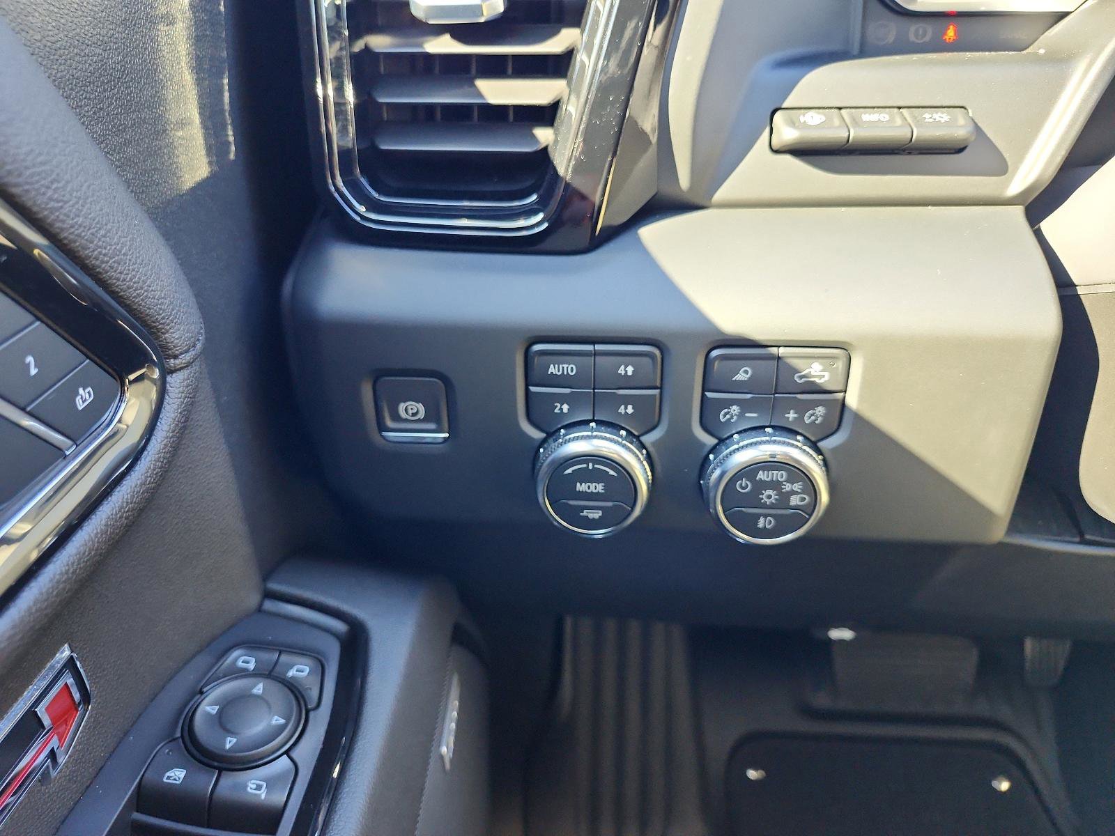 Used 2024 GMC Sierra 1500 AT4 w/ Technology Package image 23