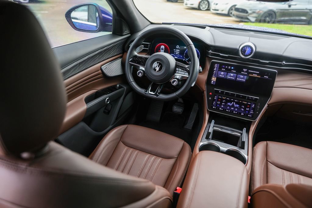 Used 2023 Maserati Grecale GT image 25